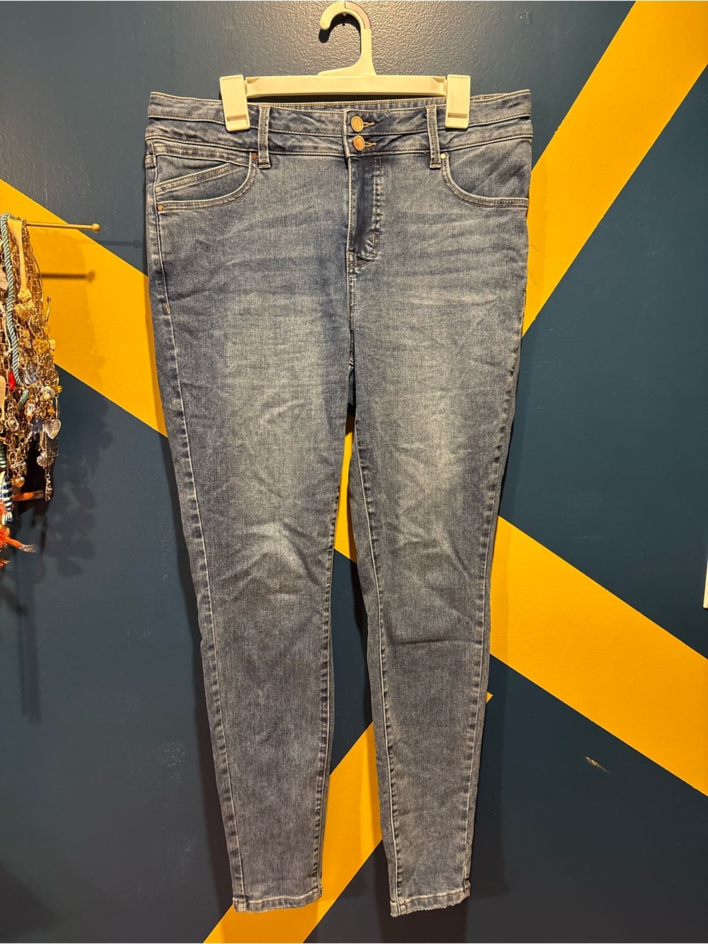 Everflex by Maurices Medium Wash HIgh Rise Skinny Jeans EUC
